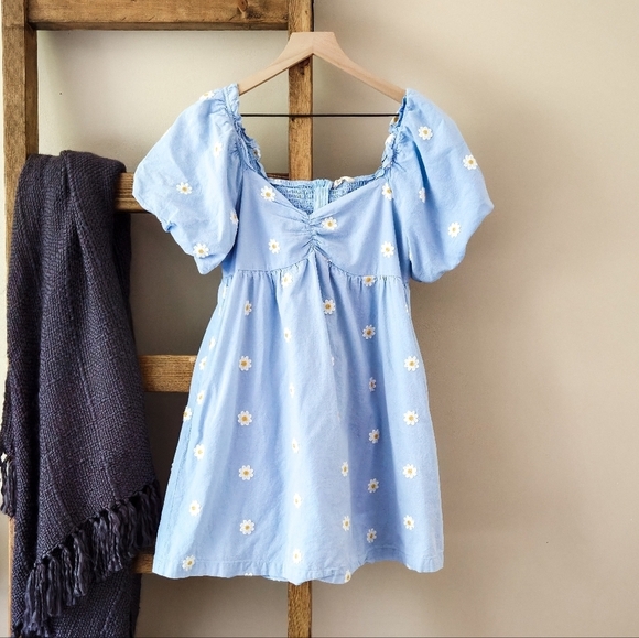 Altar'd State Dresses & Skirts - Altar’d State Light Blue Daisy Puff Sleeve Mini Dress – Size M